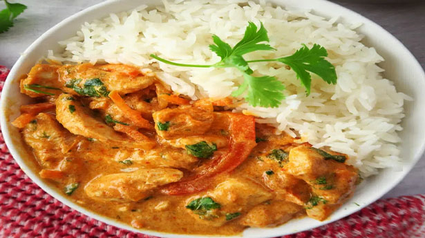 Red Chicken Curry - Foodiection.com