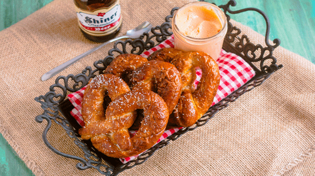 Chewy Pretzels - Foodiection.com