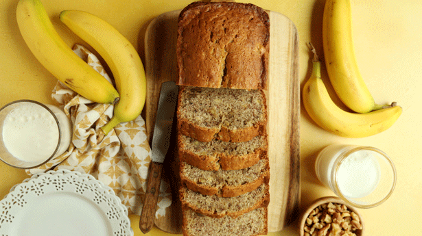 Banana Bread - Foodiection.com