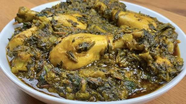 Palak Chicken - Foodiection.com