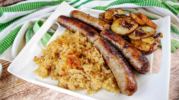 Bratwurst With Sauerkraut - Foodiection.com